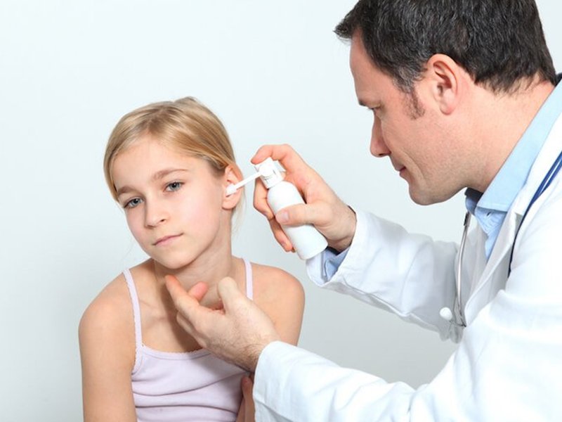 Otite no ouvido? Entenda os principais sinais e o que fazer ao sentir dor