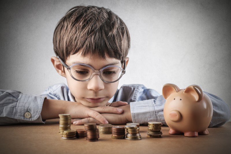 Falta de educação financeira na infância atinge 91% da população