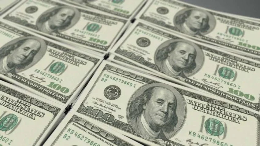 Dólar à Vista Cai com Alívio na Percepção de Risco Global